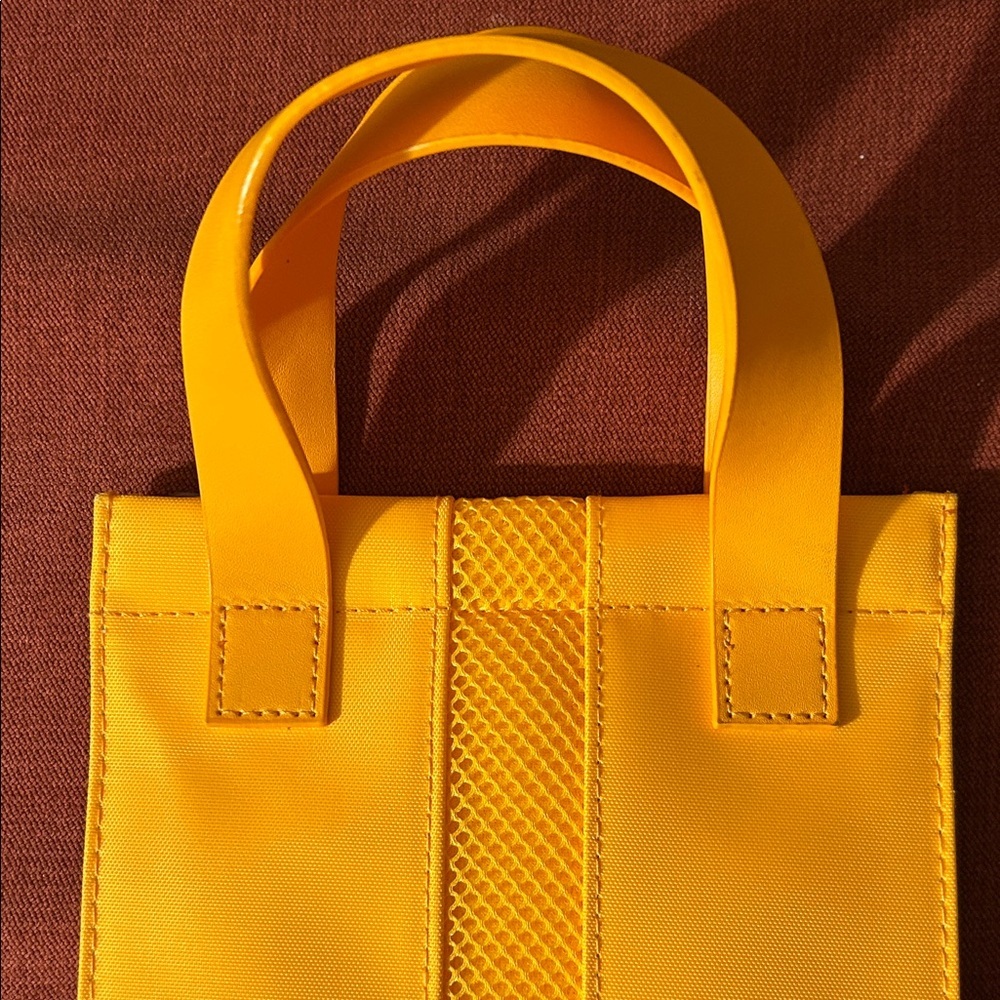 Veuve Clicquot Yellow Gift Bag - Picture 4 of 5
